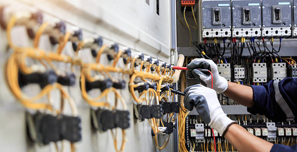 Professional Electrician technician working in Haughton, LA